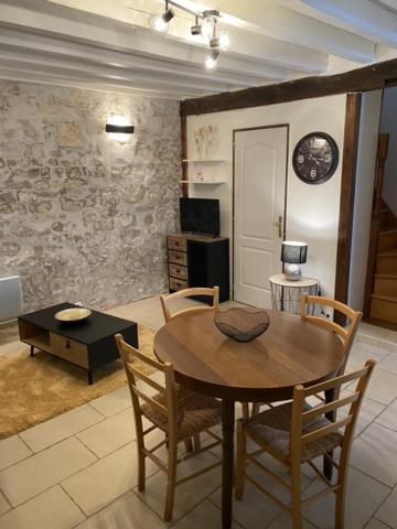 Vacances En Pouilly Fume Bagian luar foto